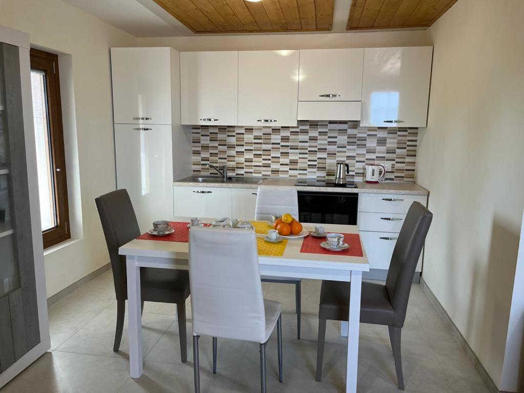 Perla Top Floor Apartment Сирмионе Екстериор снимка